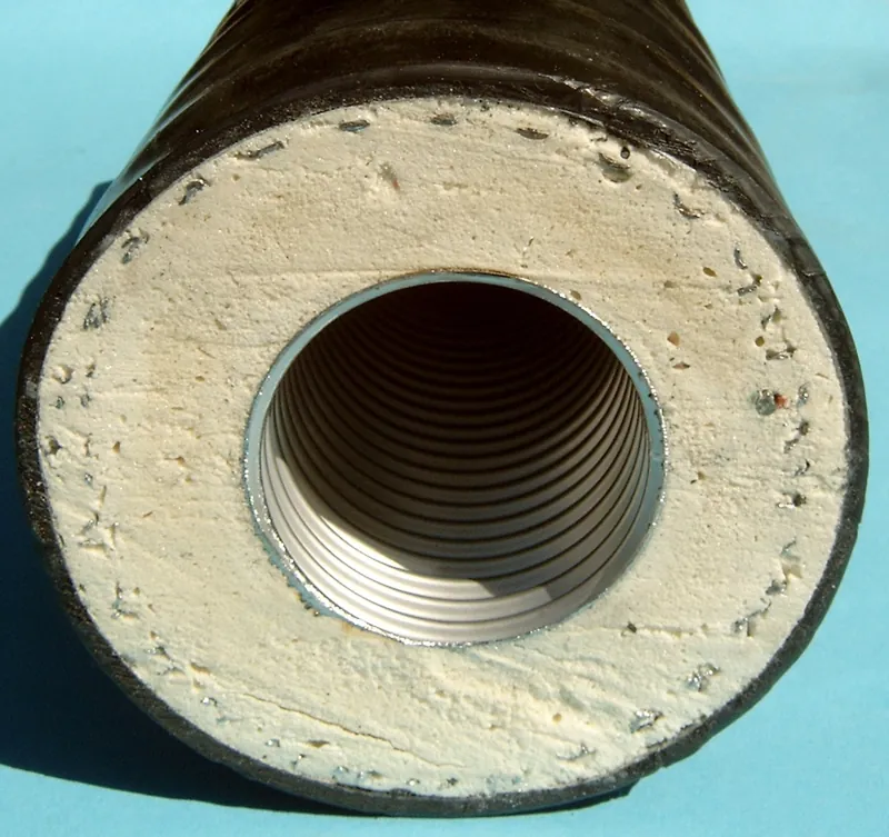 Corte de tubo corrugado de inox com isolamento térmico
