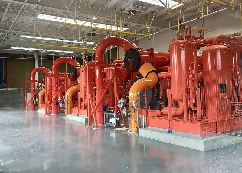 Tubulações de grande diâmetro em central de energia e água gelada
